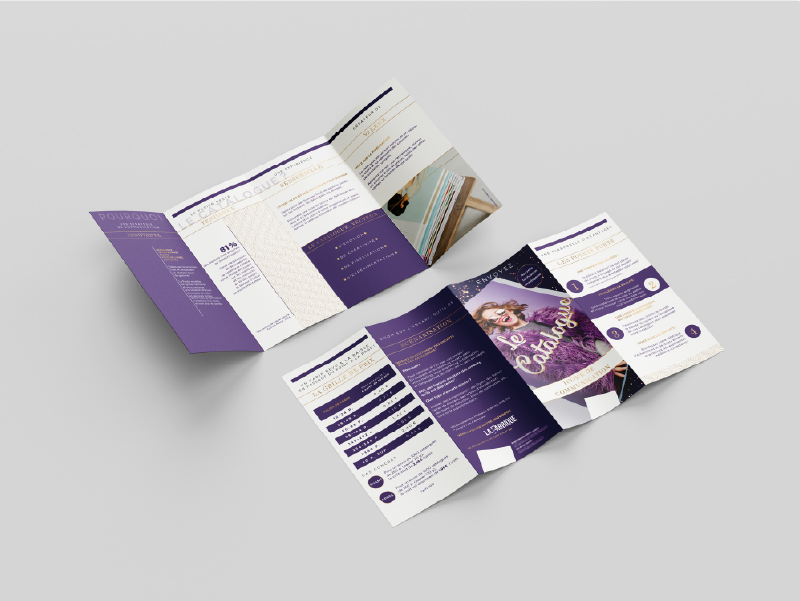 Brochure dépliée du projet La Fabrique pour le catalogue, design élégant en violet et beige avec mise en page structurée.