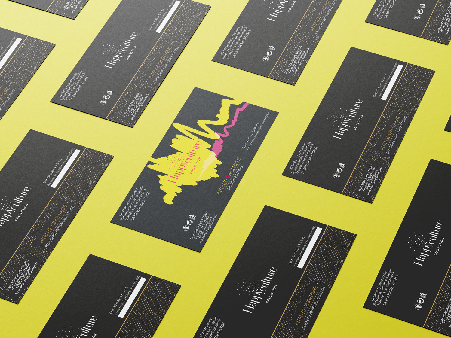 Cartes promotionnelles et flyers mettant en avant les étiquettes de bière Storig, illustrant un branding harmonisé et une communication soignée autour de la création d'étiquette de bière.