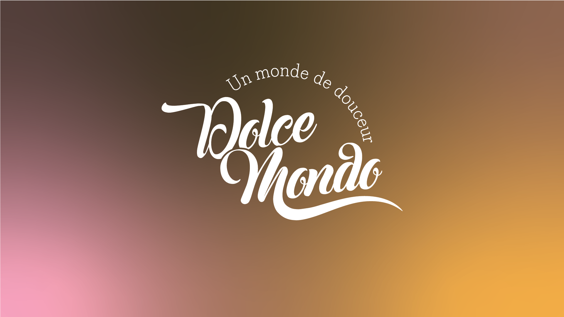 Variations du logo Dolce Mondo - déclinaisons colorées pour une identité visuelle adaptable et harmonieuse.