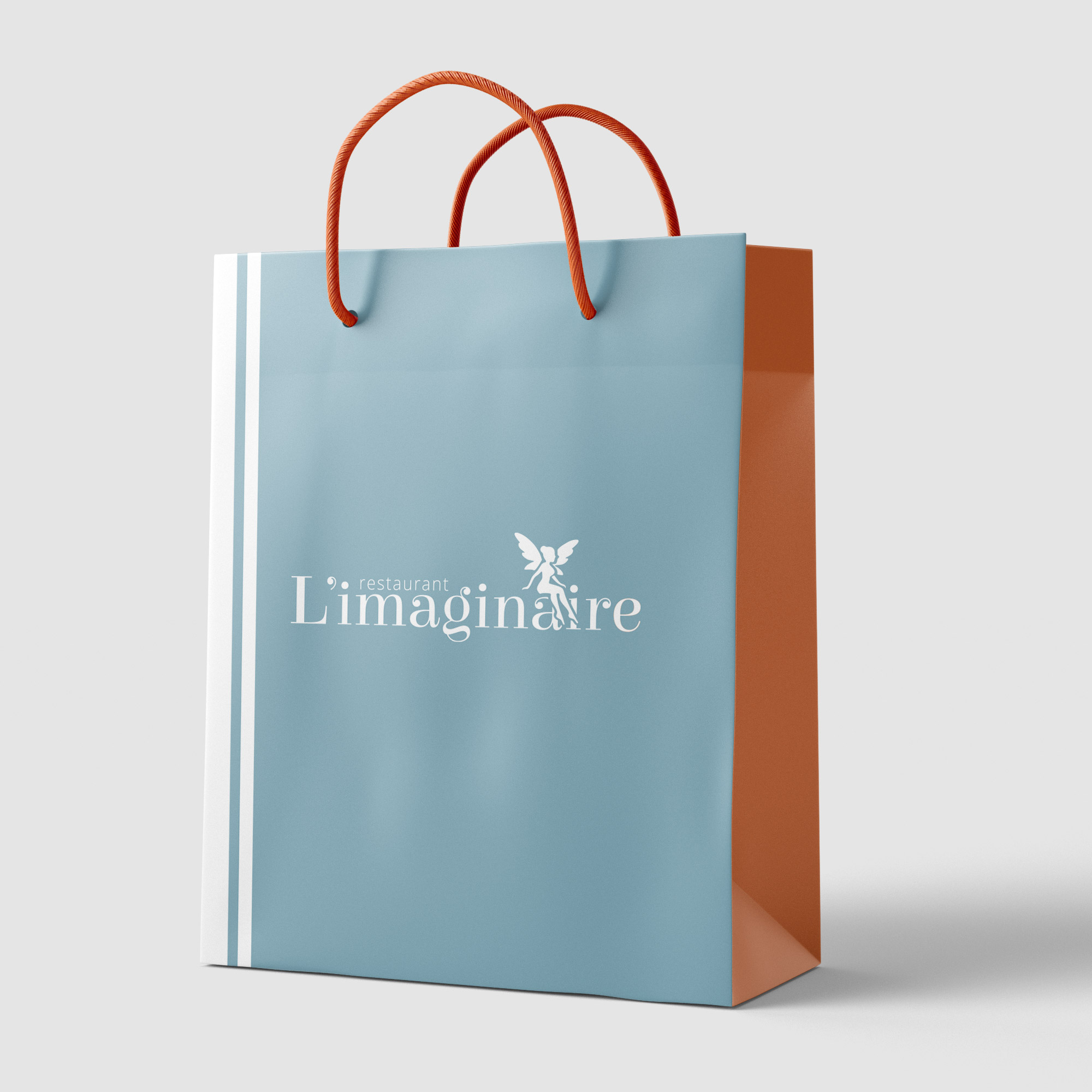 Sac en papier personnalisé aux couleurs du restaurant L'Imaginaire, avec poignées torsadées et design élégant.