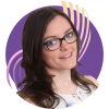 Avatar de Céline pour Graphicaliste, jeune femme brune avec des lunettes sur fond violet et rayures jaunes/orangées